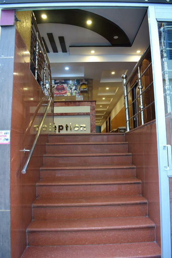 Hotel Thakur Ji Харидвар Экстерьер фото